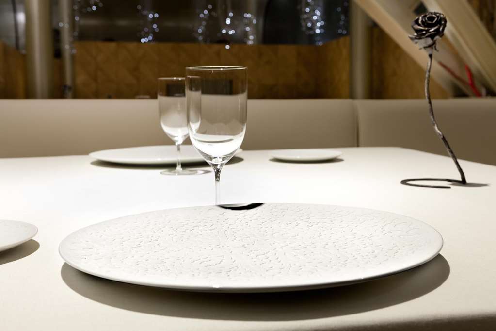 Monument Hotel Restaurant