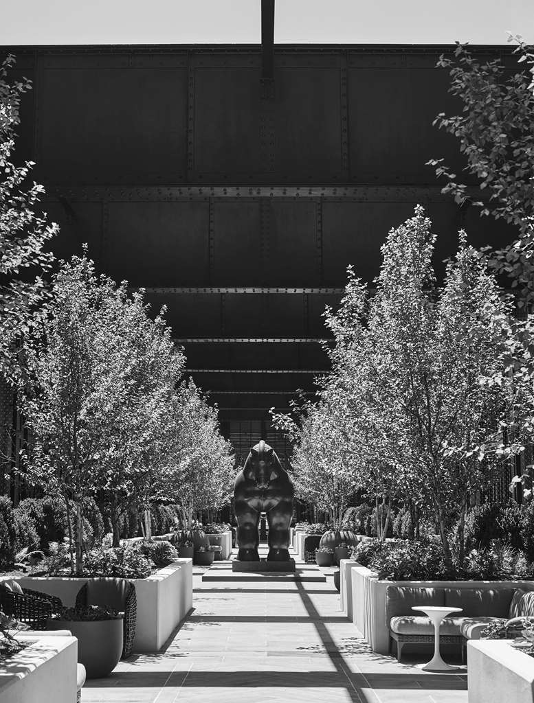 Sagamore Pendry Baltimore SPB ARCH COURTYARD