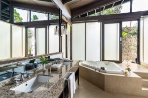 Shangri Las Fijian Resort and Spa Yanuca Reef bure bathrom