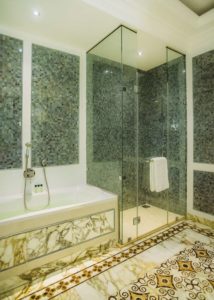 Villa Rosa Kempinski Nairobi KINBO1_Presidential Second Bedroom Bathroom -2.tif