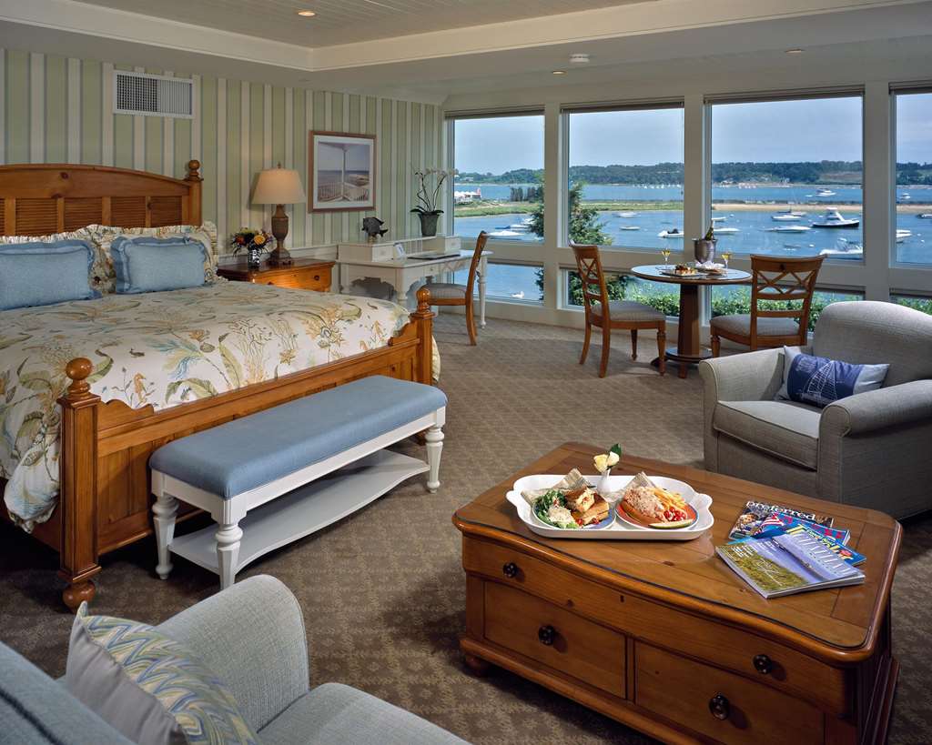 Wequassett Resort and Golf Club Cape Cod Chatham Guest room