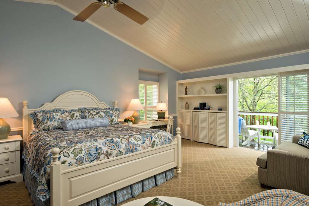 Wequassett Resort and Golf Club Cape Cod Chatham Guest room