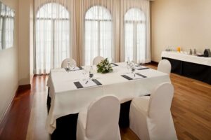 GRAN MELIA SANCTI PETRI Meeting room