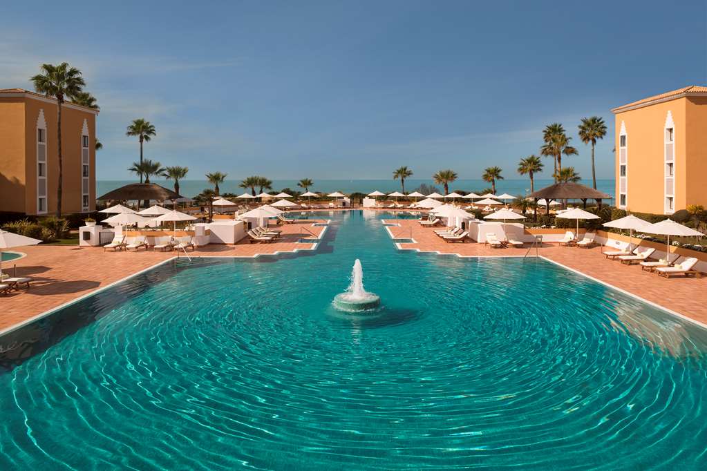 GRAN MELIA SANCTI PETRI Pool view