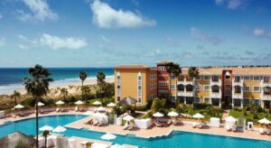 GRAN MELIA SANCTI PETRI Pool view