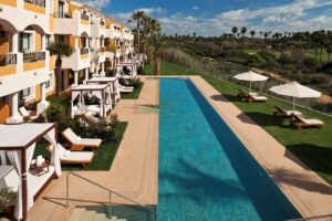 GRAN MELIA SANCTI PETRI Pool view