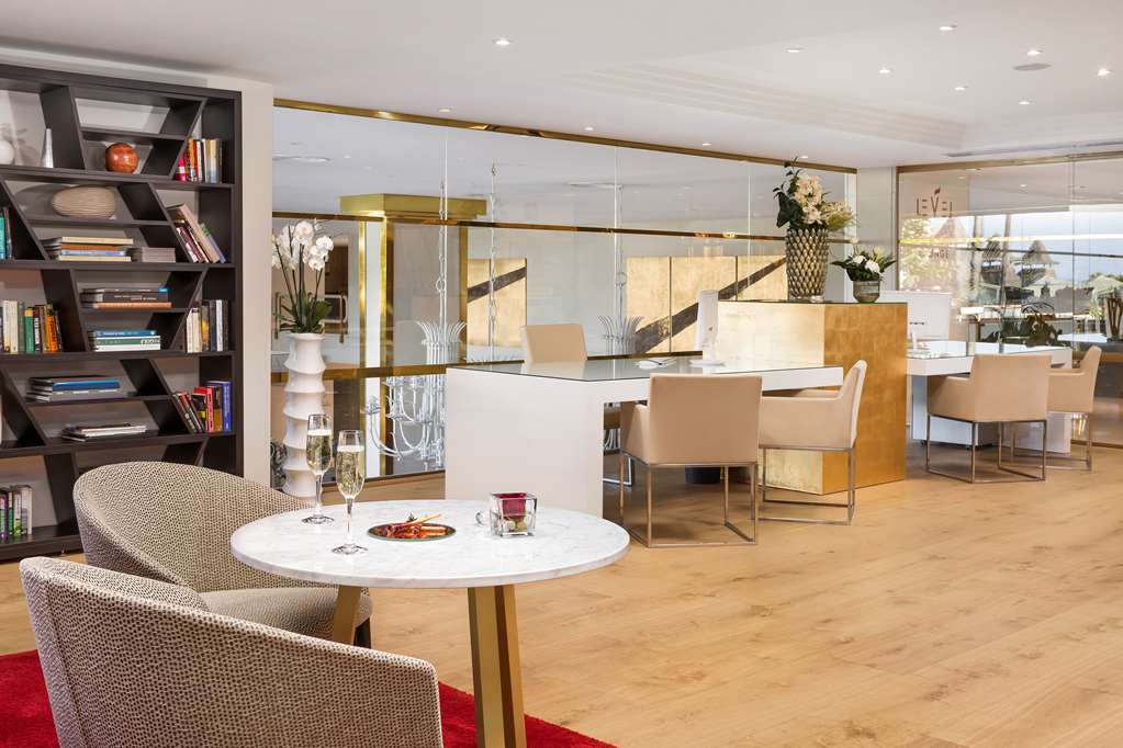 HOTEL DON PEPE GRAN MELIA Lobby view