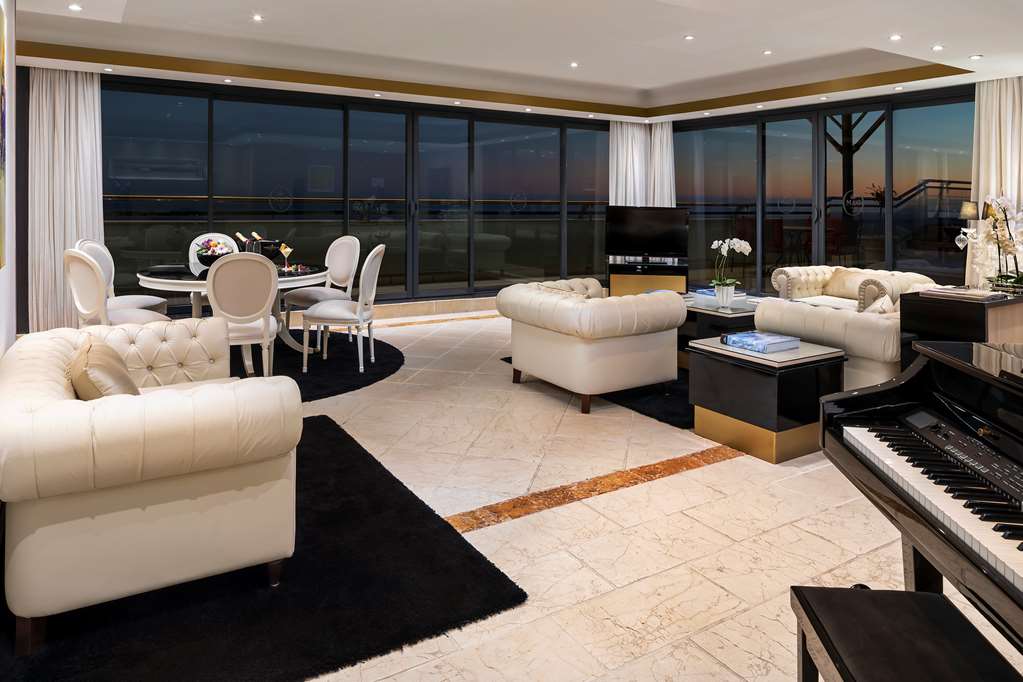 HOTEL DON PEPE GRAN MELIA Suite