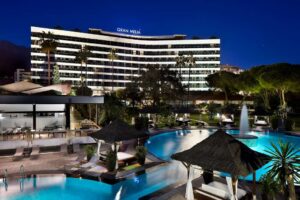 HOTEL DON PEPE GRAN MELIA Pool view