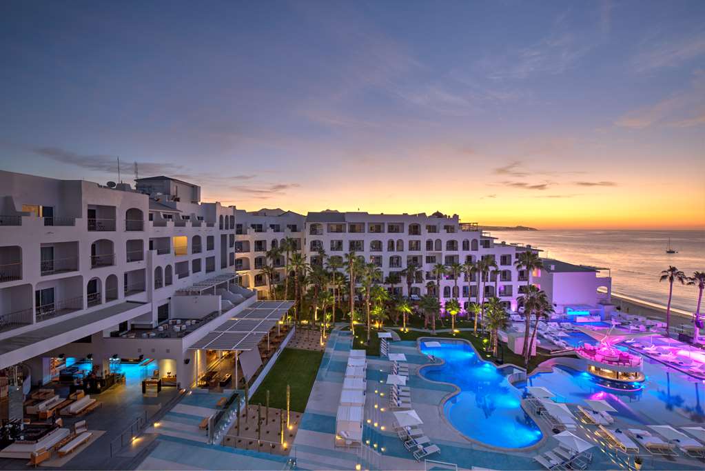 ME CABO Exterior view