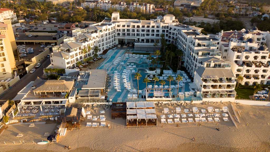 ME CABO Exterior view