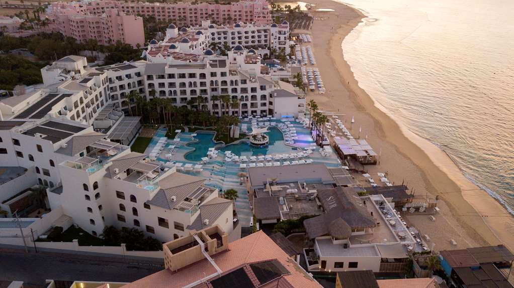 ME CABO Exterior view