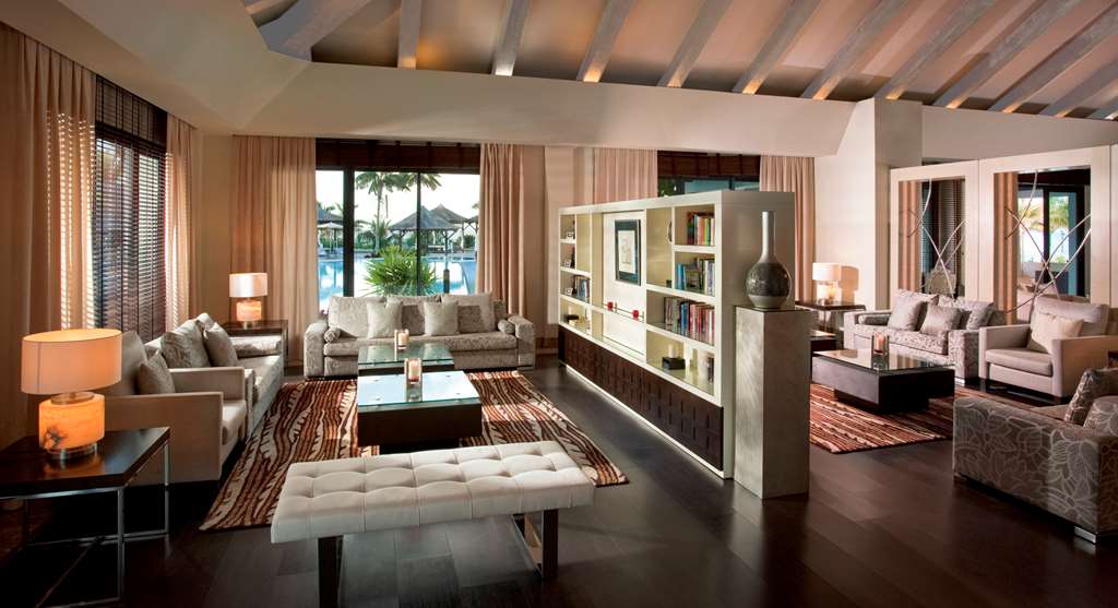 RED LEVEL AT GRAN MELIA PALACIO DE ISORA Lobby view