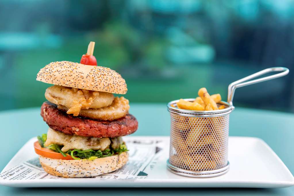 RED LEVEL AT GRAN MELIA PALACIO DE ISORA Bar/Lounge