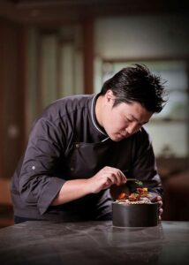 Hotel Indonesia Kempinski Jakarta JKT1_OKU Chef.tif