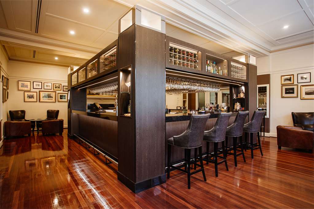 HYATT HOTEL CANBERRA - A PARK HYATT Bar/Lounge