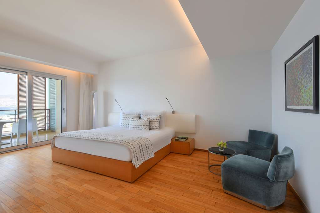 Kempinski Hotel Aqaba Executive Deluxe Suite.