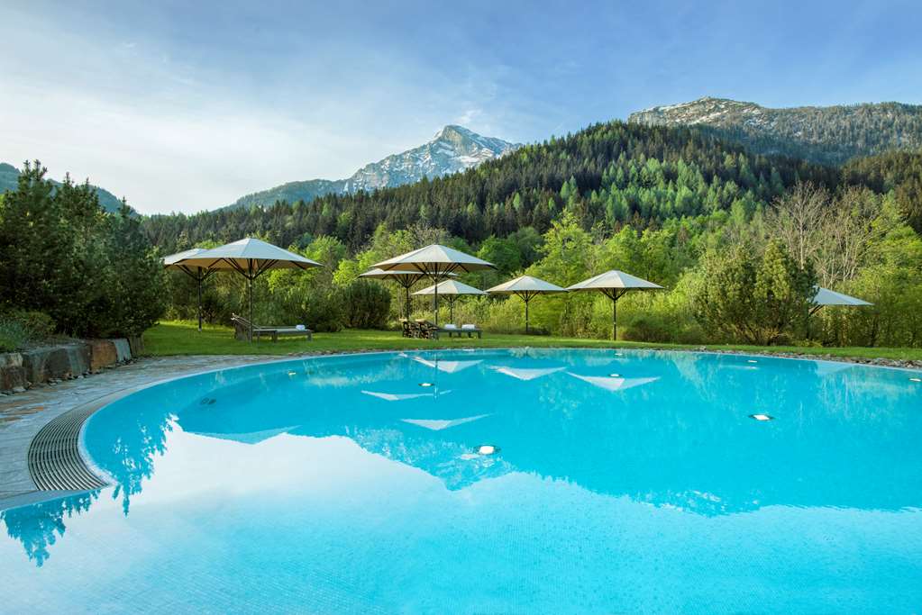 Kempinski Hotel Berchtesgarden KISZG1_Kempinski_The_Spa Outdoor Pool.jpg