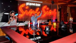 Kempinski Hotel Grand Arena Bansko Bulgaria SOF2_Kempinski Bansko_Piano Bar Sing Sing.JPG