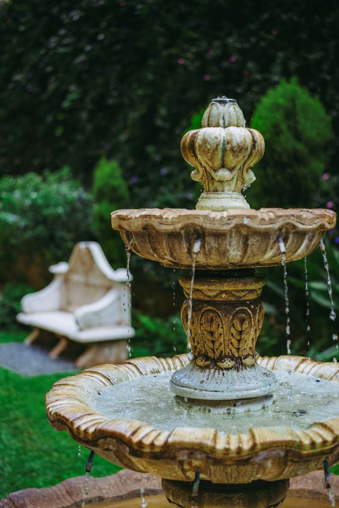 Villa Rosa Kempinski Nairobi KINBO1_Garden -fountain.tif