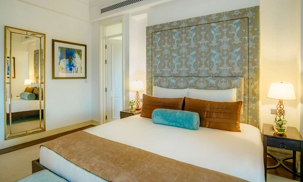 Villa Rosa Kempinski Nairobi KINBO1_Two Bedroom Suite Master Bedroom-002.tif