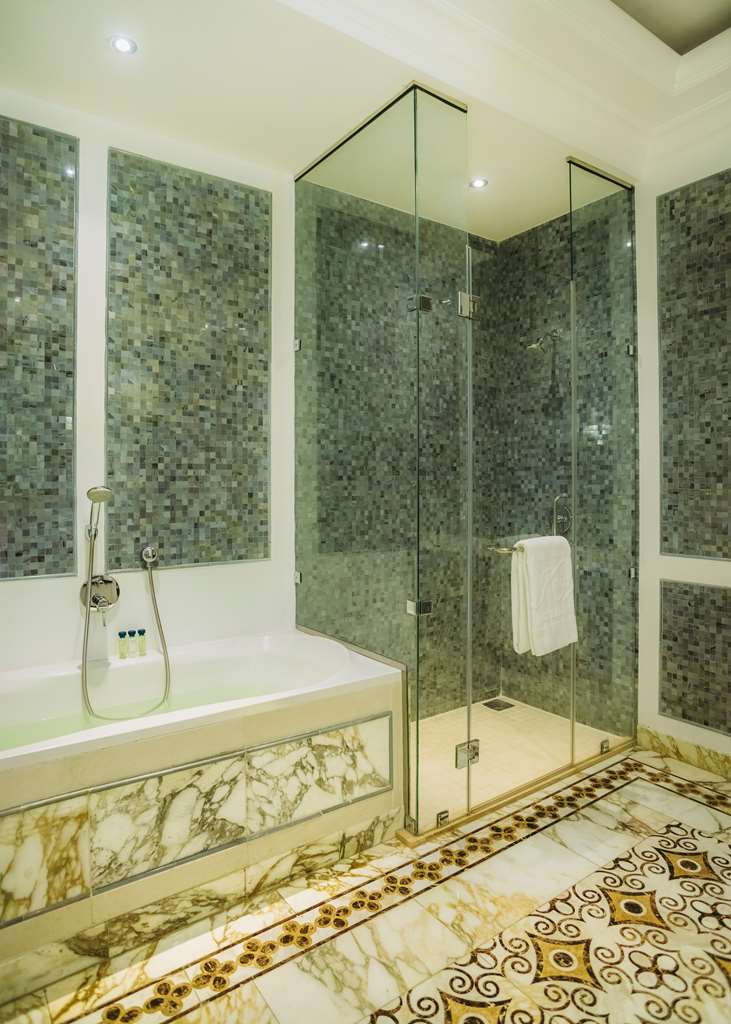 Villa Rosa Kempinski Nairobi KINBO1_Presidential Second Bedroom Bathroom -2.tif