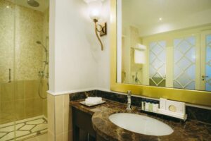 Villa Rosa Kempinski Nairobi KINBO1_Two Bedroom Suite Second Bathroom.tif