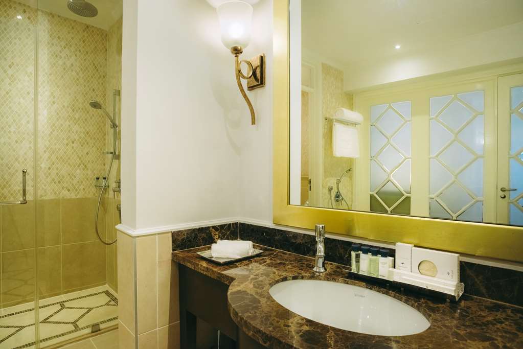 Villa Rosa Kempinski Nairobi KINBO1_Two Bedroom Suite Second Bathroom.tif