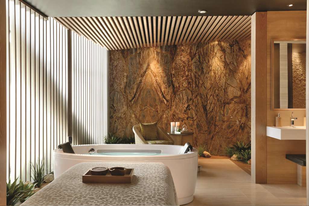 ANDAZ CAPITAL GATE ABU DHABI Spa