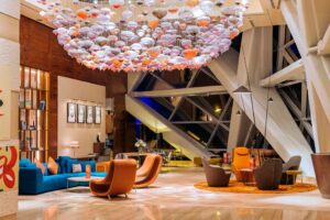 ANDAZ CAPITAL GATE ABU DHABI Bar/Lounge