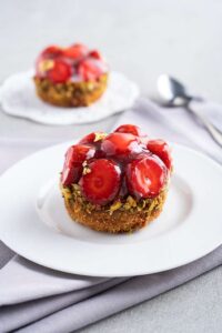 Hotel Indonesia Kempinski Jakarta KIJKT1_Strawberry Tart.jpg