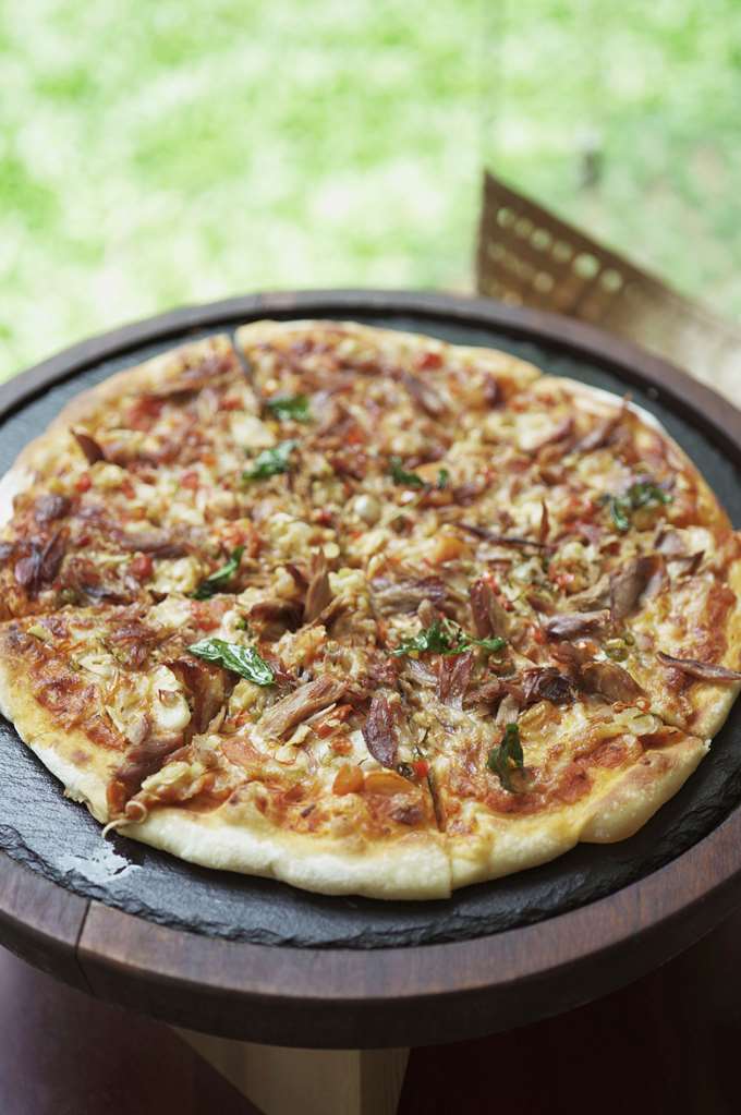 Hotel Indonesia Kempinski Jakarta KIJKT1_Pizza Cakalang Sambal Matah.DN.JPG