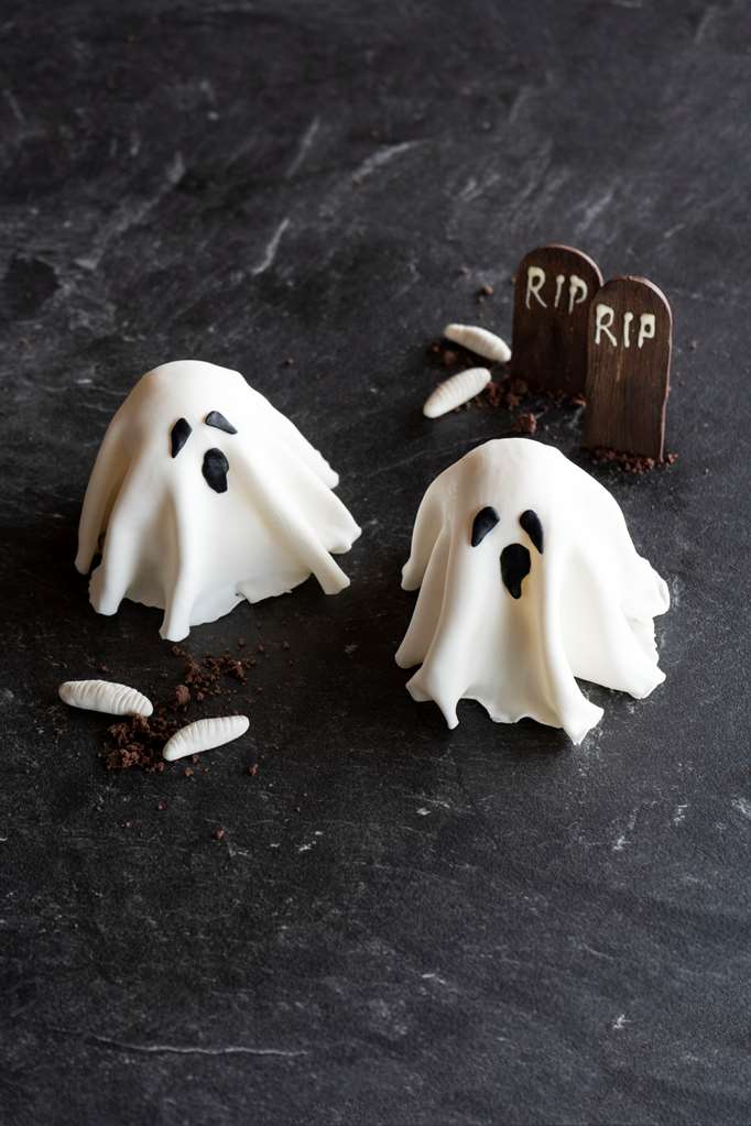 Hotel Indonesia Kempinski Jakarta Halloween cake from Kempi Deli