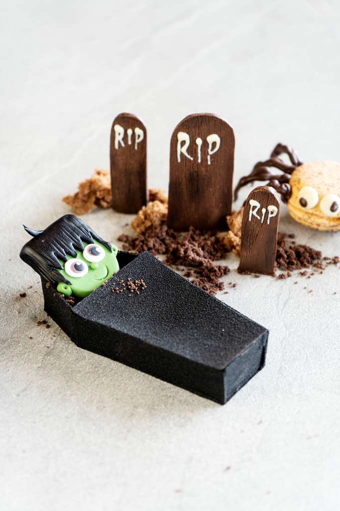 Hotel Indonesia Kempinski Jakarta Halloween cake from Kempi Deli