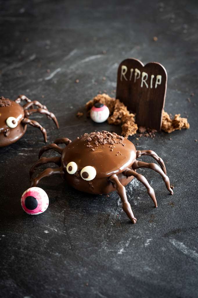 Hotel Indonesia Kempinski Jakarta Halloween cake from Kempi Deli