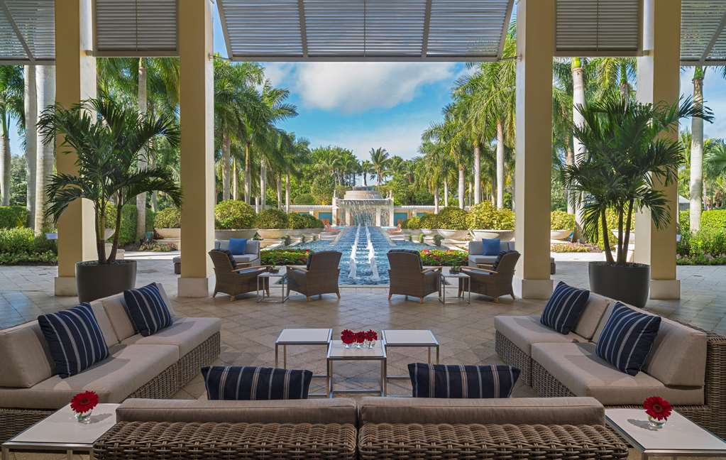 HY REG COCONUT POINT RES SPA Exterior view