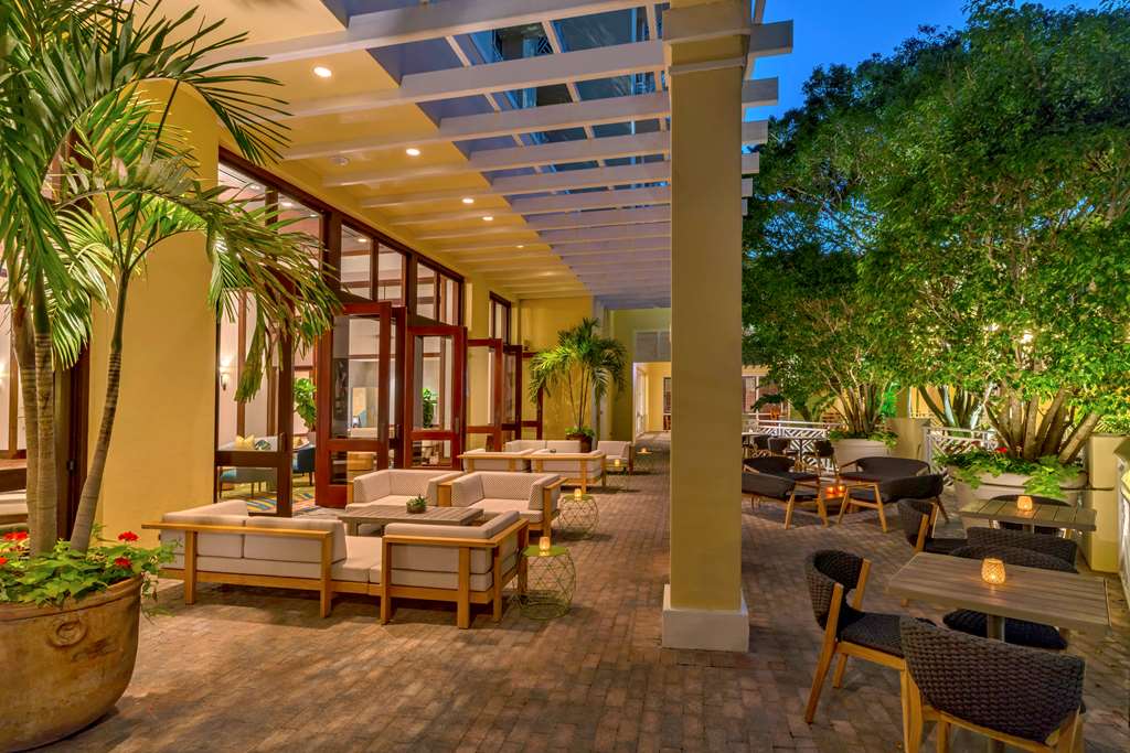 HY REG COCONUT POINT RES SPA Exterior view