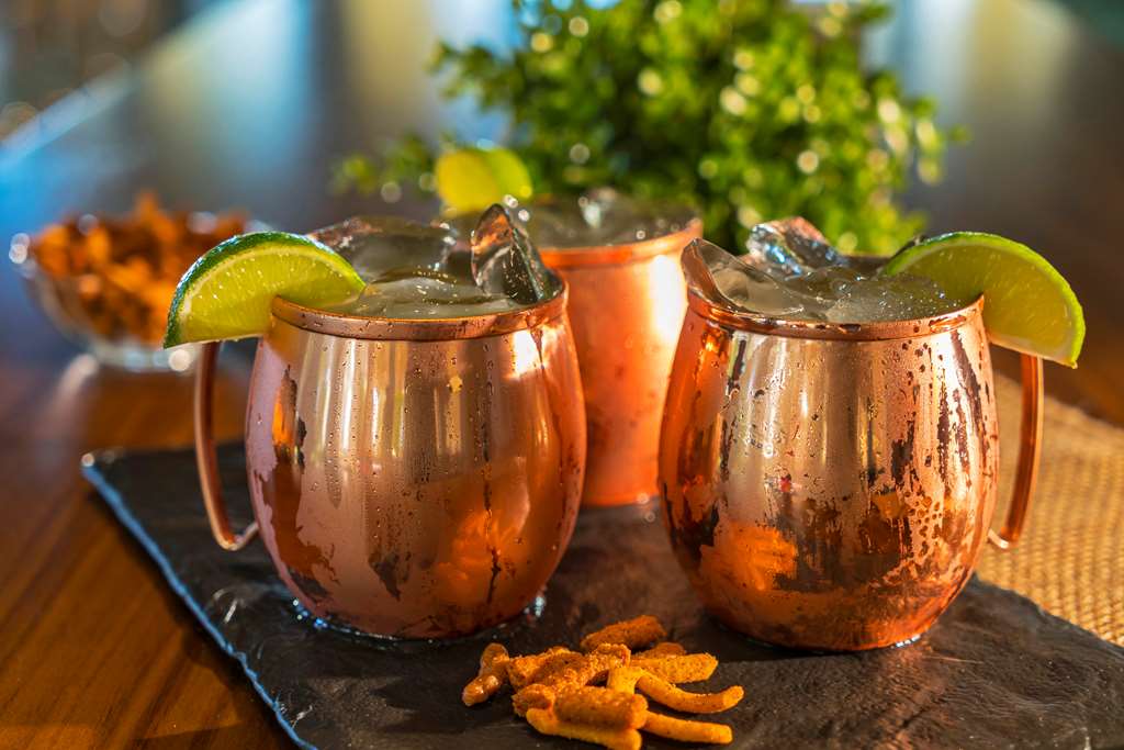 HY REG COCONUT POINT RES SPA Bar/Lounge