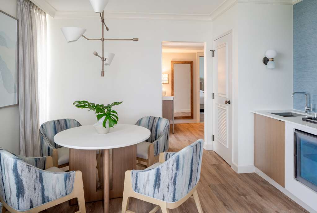 HY REG COCONUT POINT RES SPA Suite