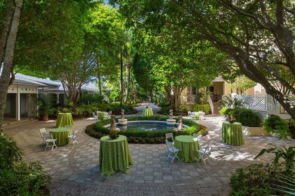 HY REG COCONUT POINT RES SPA Exterior view