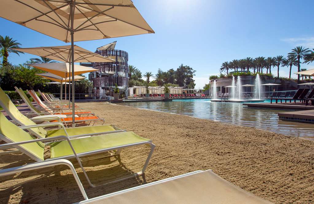HYATT REGENCY SCOTTSDALE RESORT AND Pool view