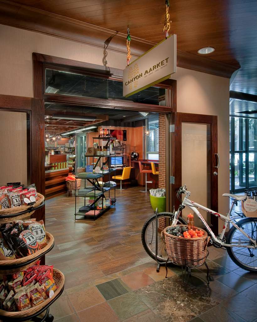 HYATT REGENCY SCOTTSDALE RESORT AND SCOTT Canyon Market