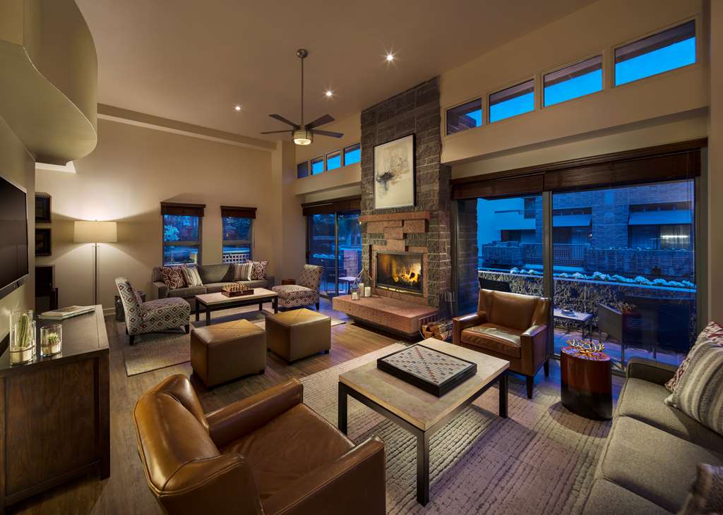 HYATT REGENCY SCOTTSDALE RESORT AND Suite