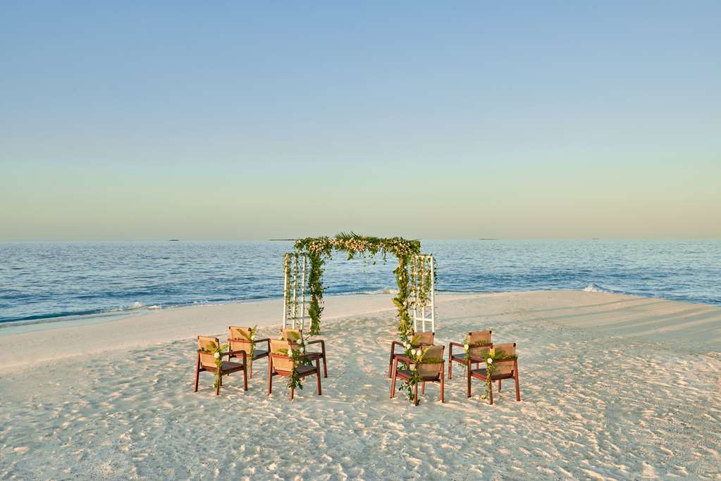 ALILA KOTHAIFARU MALDIVES Beach