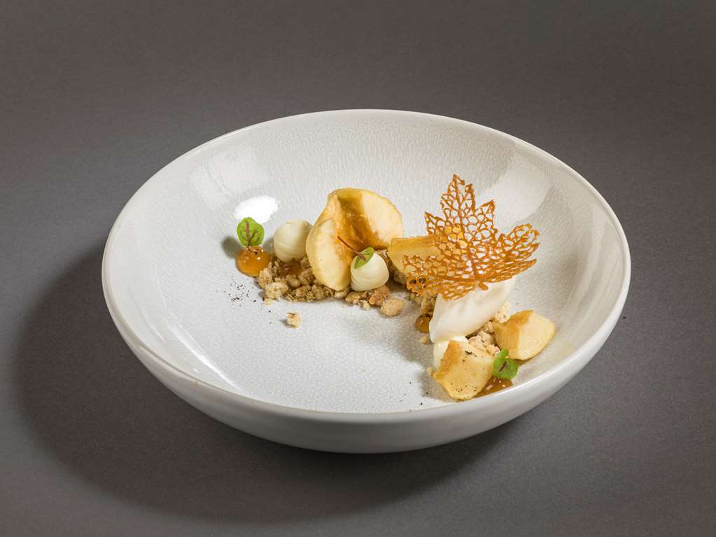 Kempinski Grand Hotel des Bains St.Moritz Apple and honey, Dehydrated apple with maple syrup and oatmeal.jpg
