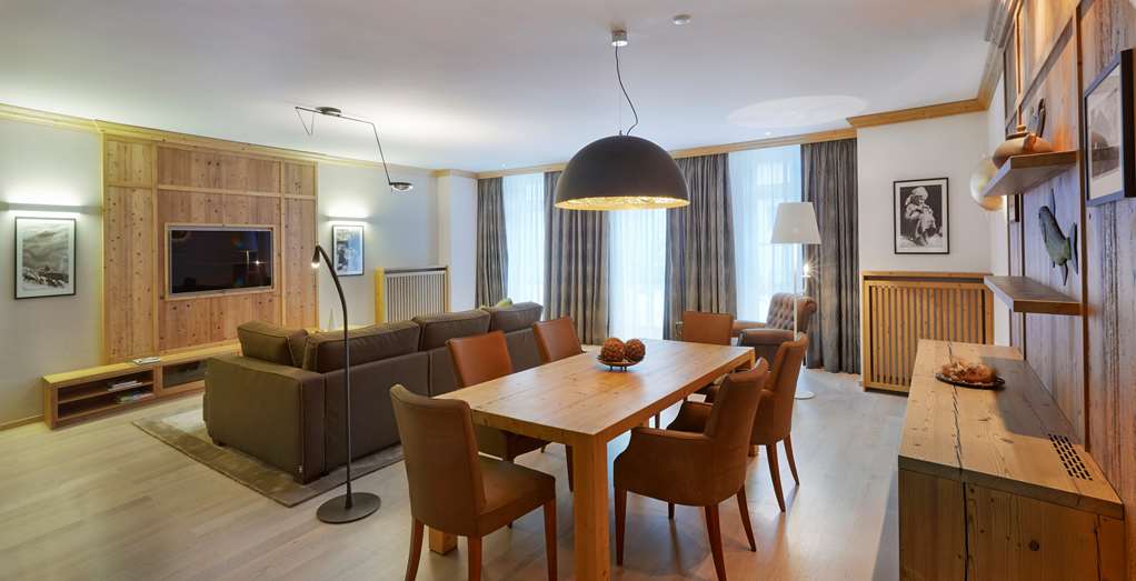 Kempinski Grand Hotel des Bains St.Moritz KISMV_RB1_One Bedroom Residence Eating Area