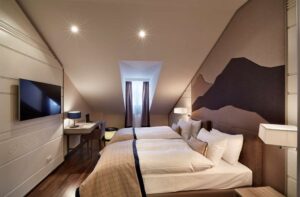 Kempinski Grand Hotel des Bains St.Moritz KISMV_RA4_Premier Four Bedroom Suite (3).jpg