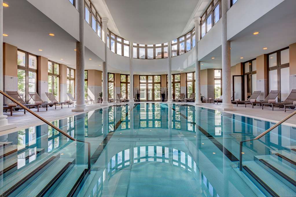 Kempinski Grand Hotel des Bains St.Moritz Spa Pool 2.jpg