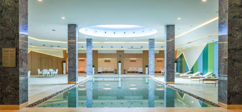 Kempinski Hotel Al Othman-Al Khobar, Saudi Arabia Swimming pool 1.jpg