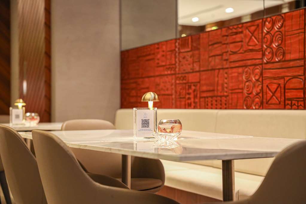 Kempinski Hotel Al Othman-Al Khobar, Saudi Arabia Blue K Lounge - Ambiance .JPG